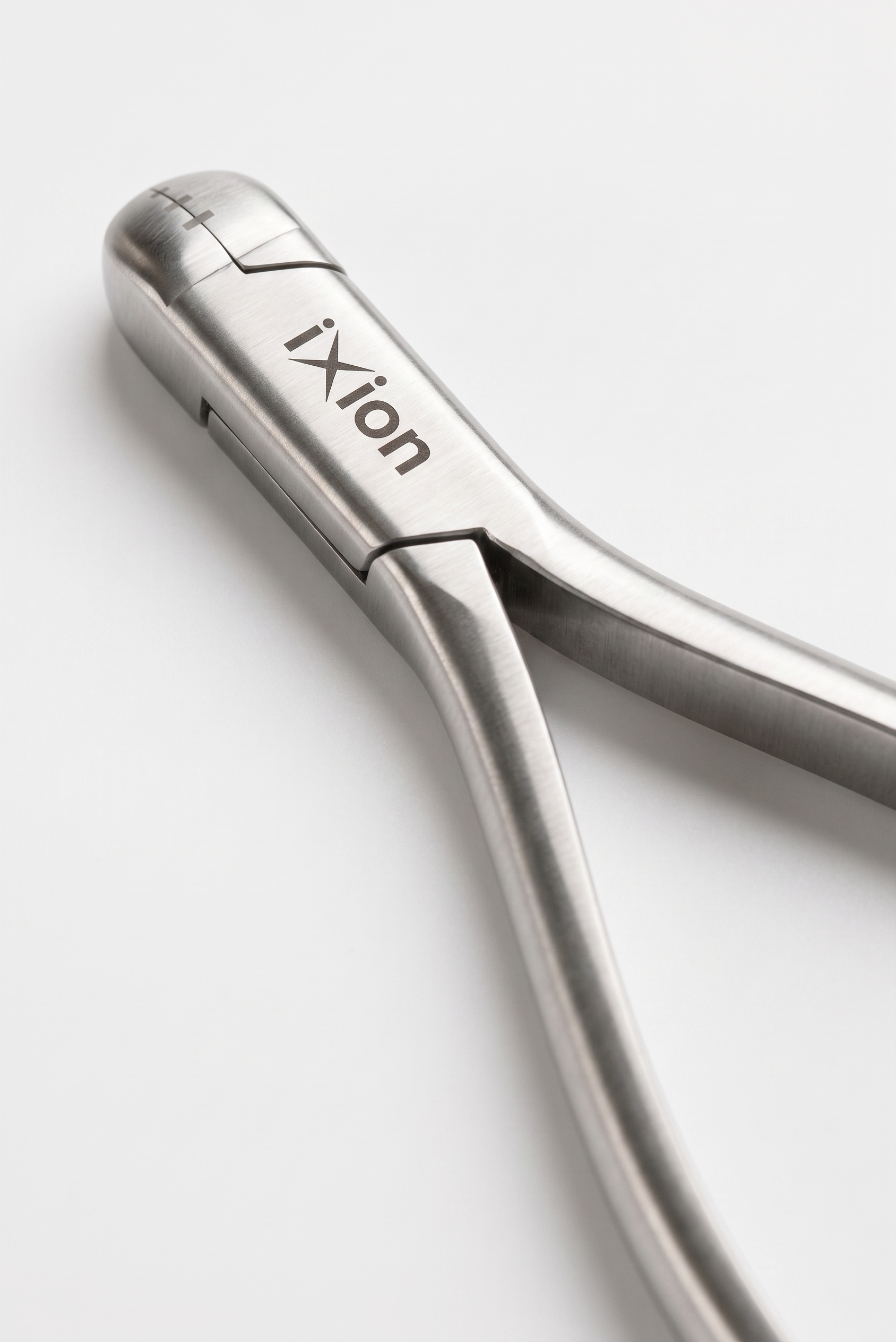 Ixion IX705 Universal Lingual Arch Plier