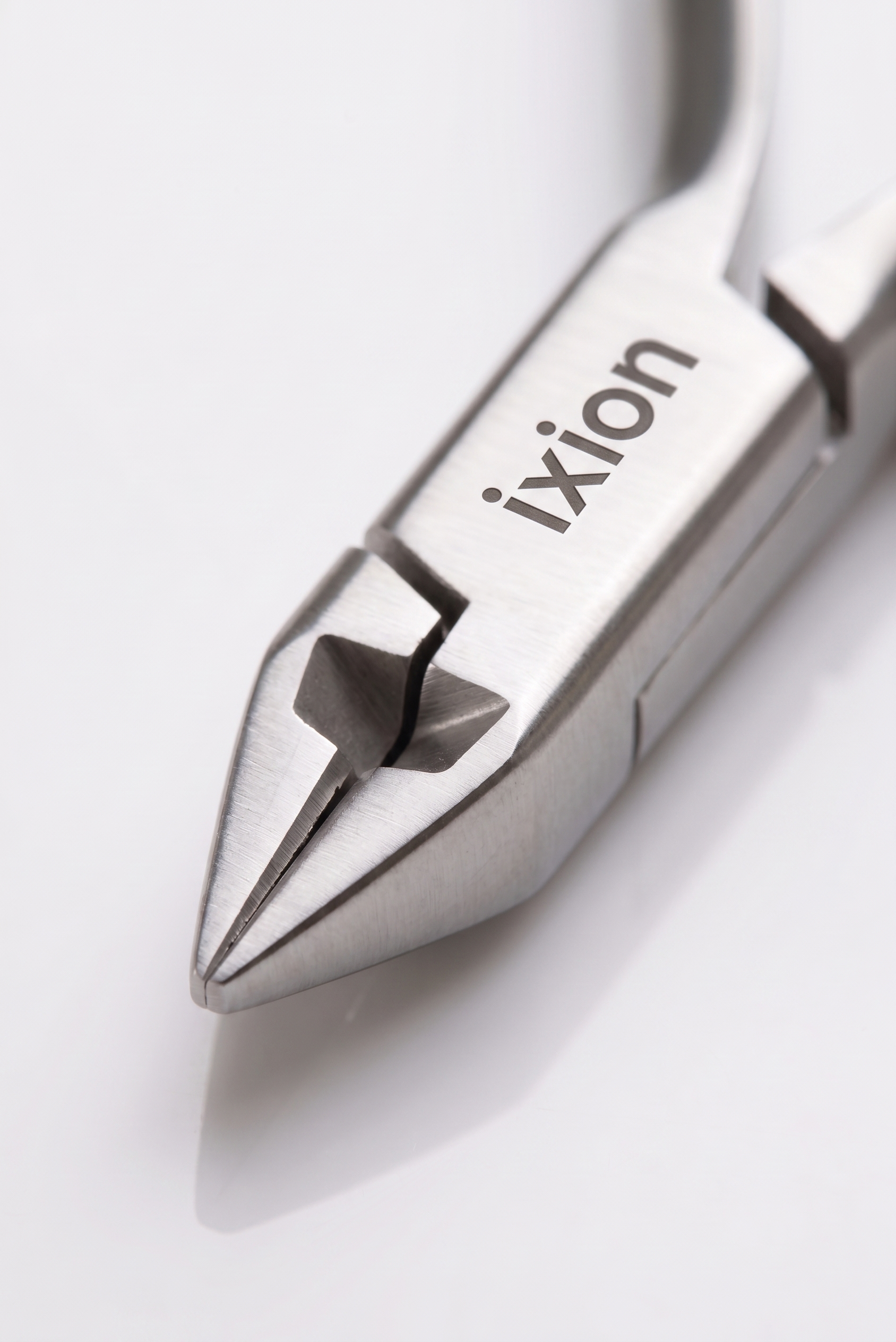 Ixion IX809 Light Wire Plier With Cutter