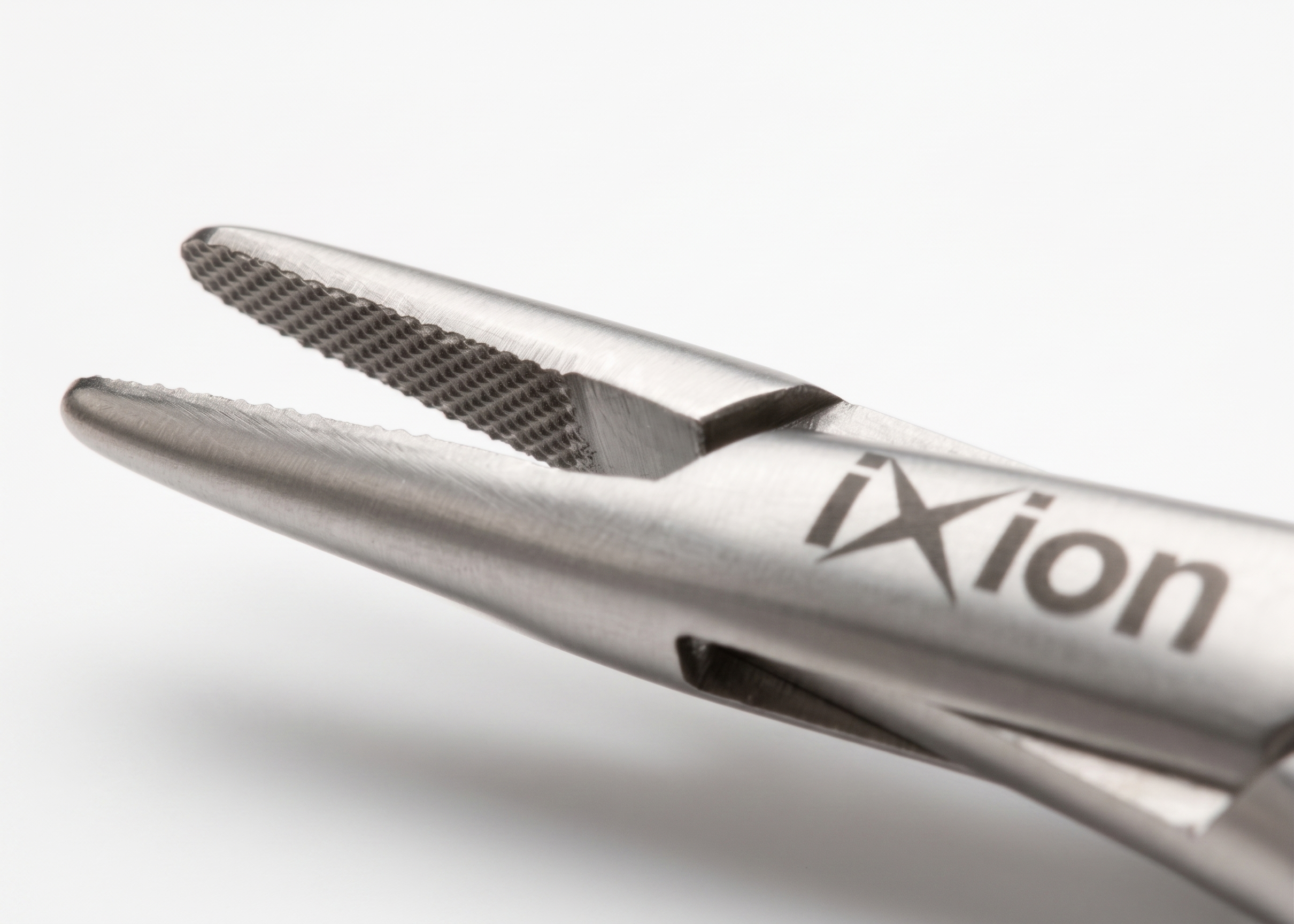 Ixion IX861 Mathieu Needle Holder With T.C.