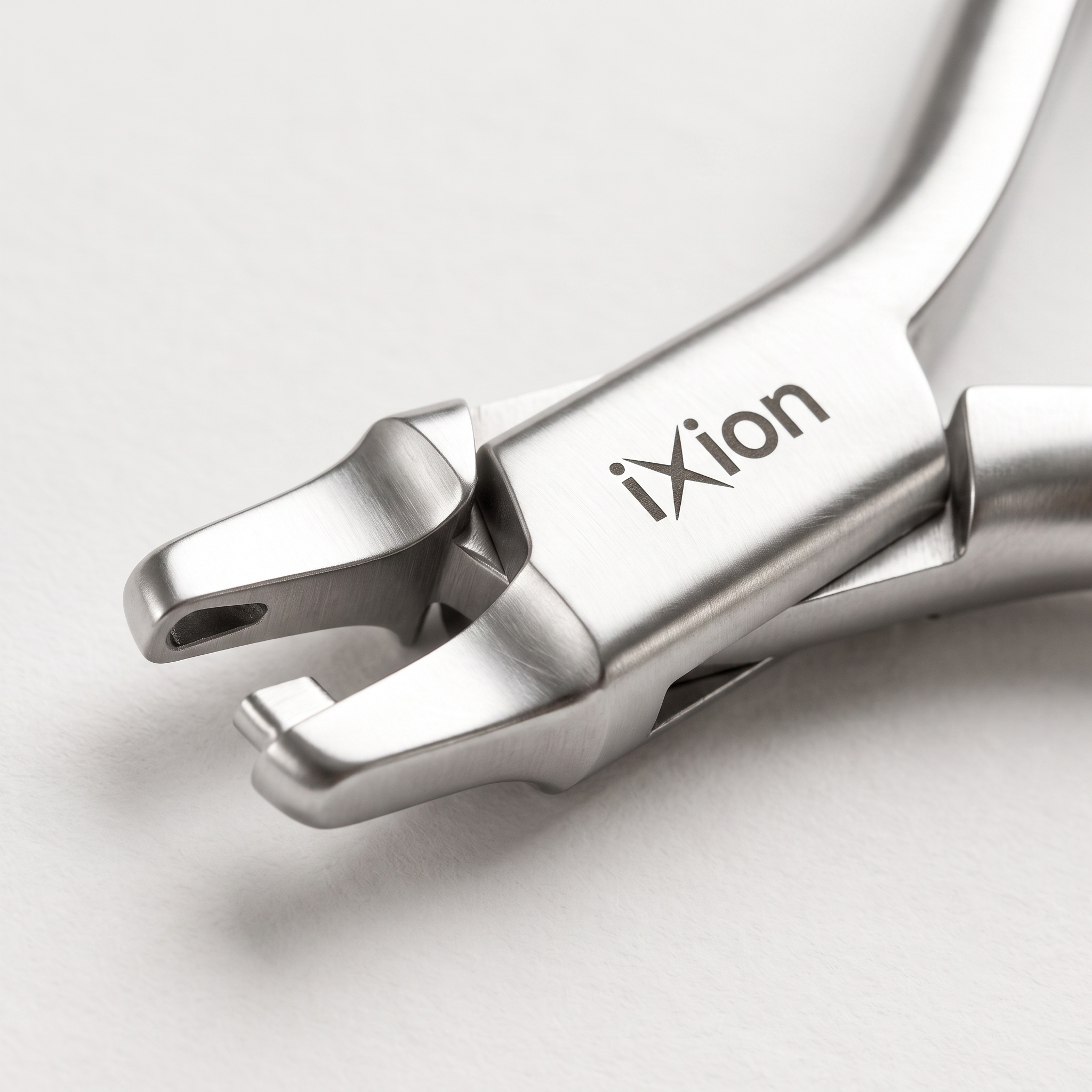 Ixion IX890 Aligner Plier – Tear Drop