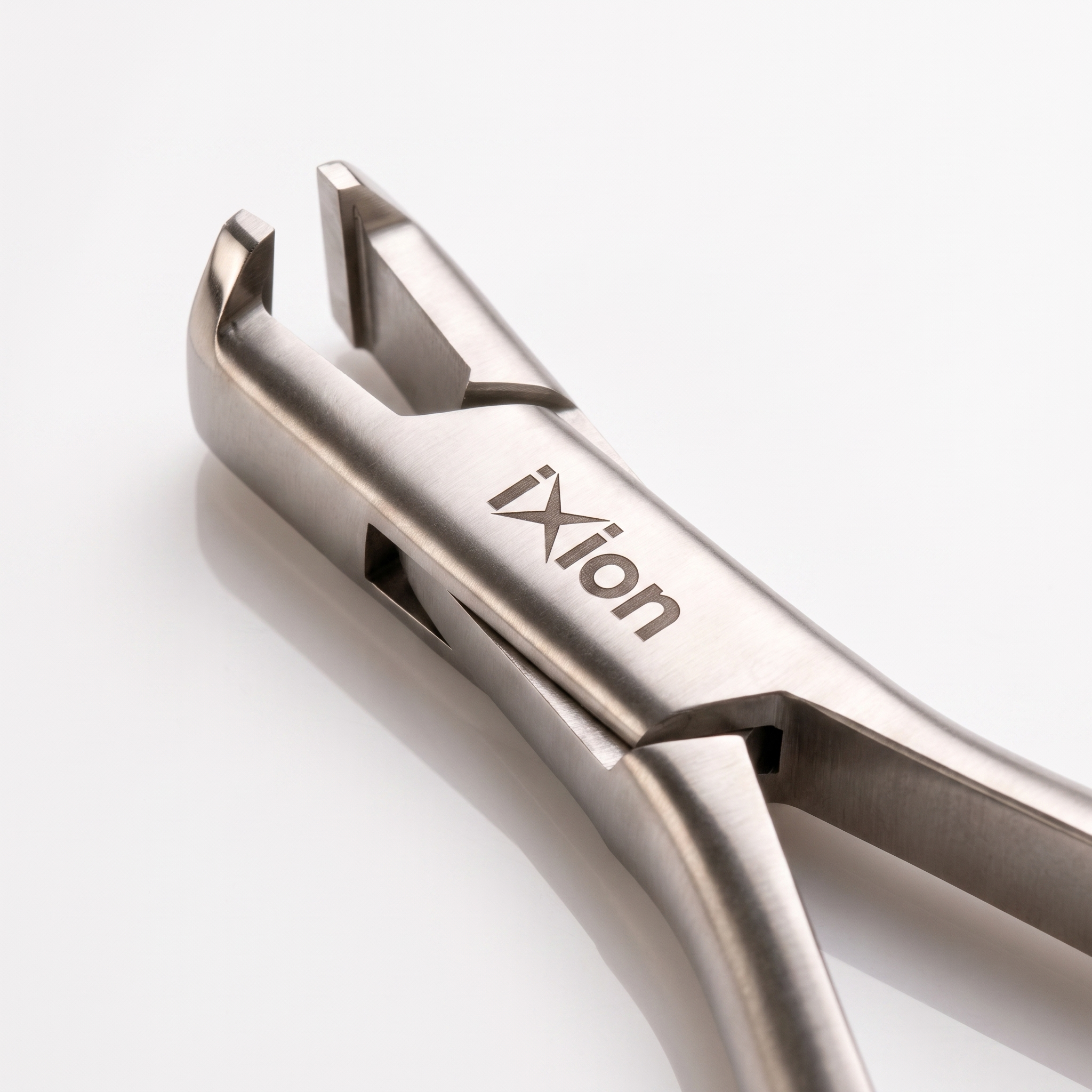 Ixion IX900 Distal End Cutter